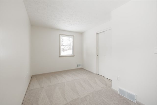 1427 Tudor Way, Farmington, NY 14425