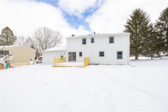 1427 Tudor Way, Farmington, NY 14425