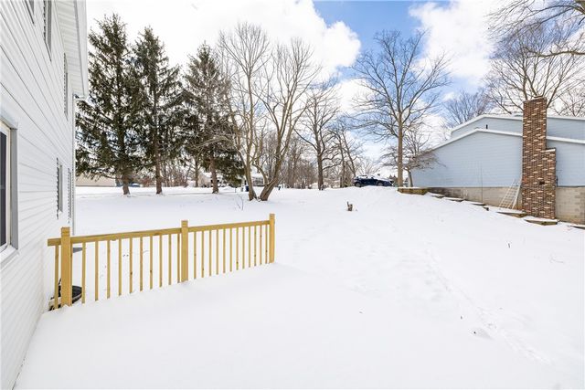 1427 Tudor Way, Farmington, NY 14425