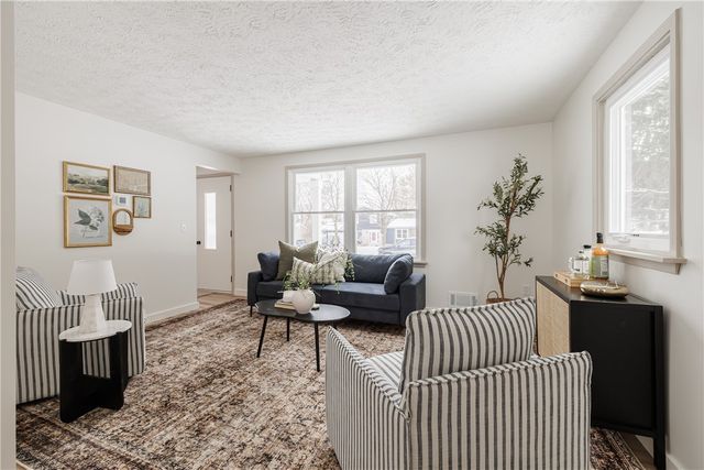 1427 Tudor Way, Farmington, NY 14425