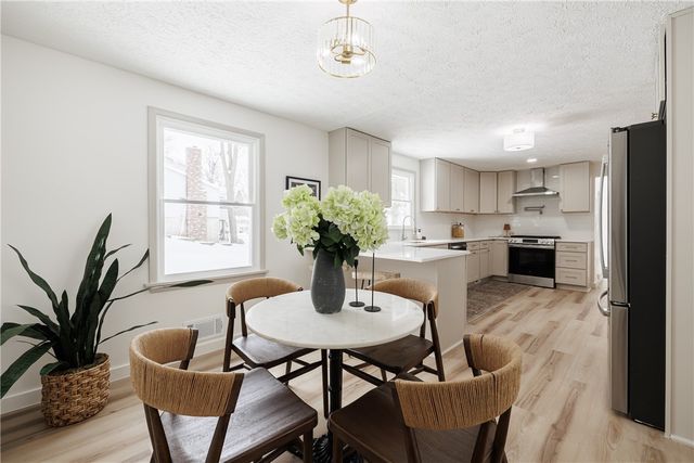 1427 Tudor Way, Farmington, NY 14425