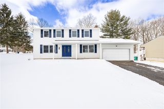 1427 Tudor Way, Farmington, NY 14425