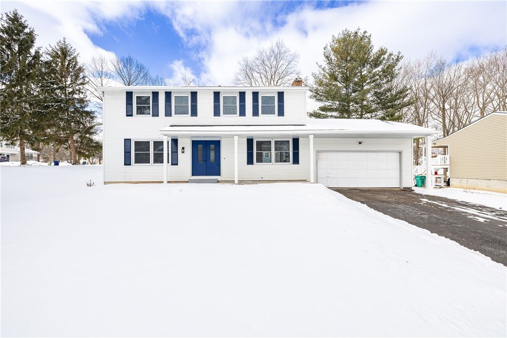 1427 Tudor Way, Farmington, NY 14425