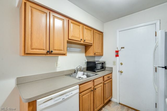 25600 Country Club Boulevard 4, North Olmsted, OH 44070