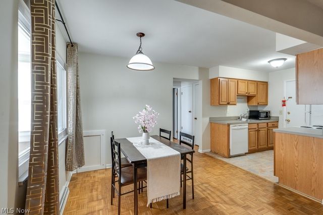 25600 Country Club Boulevard 4, North Olmsted, OH 44070