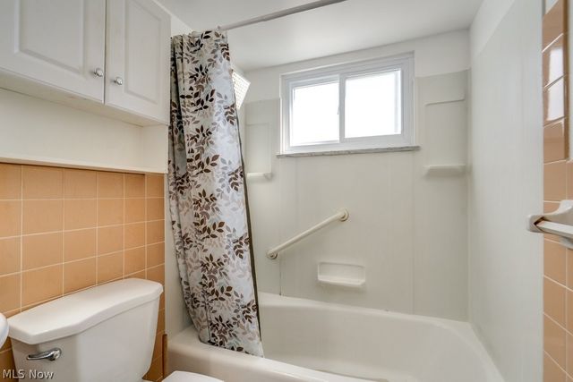 25600 Country Club Boulevard 4, North Olmsted, OH 44070