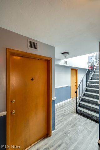 25600 Country Club Boulevard 4, North Olmsted, OH 44070