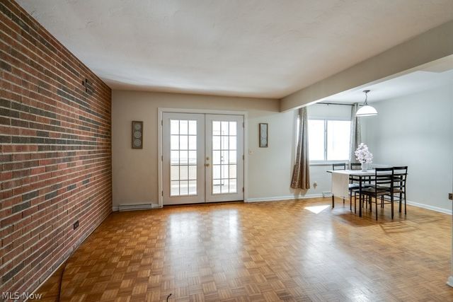 25600 Country Club Boulevard 4, North Olmsted, OH 44070