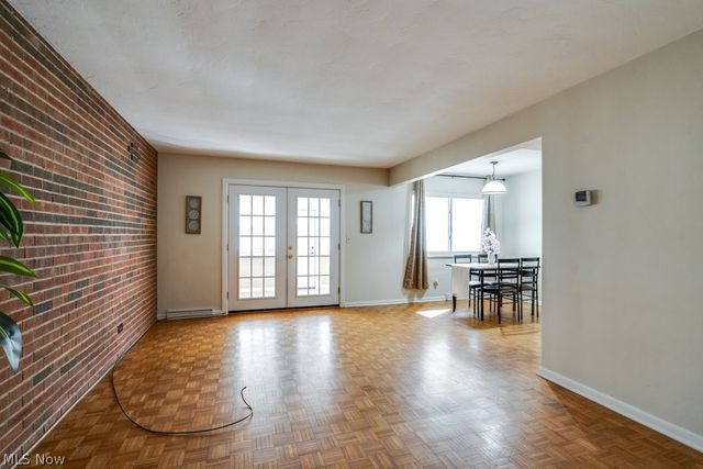 25600 Country Club Boulevard 4, North Olmsted, OH 44070