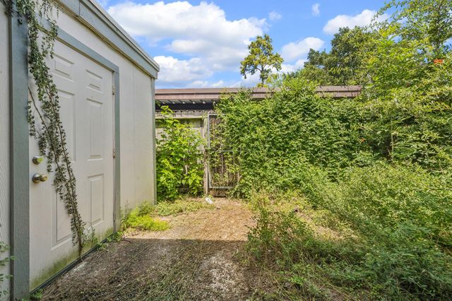 5864 Village Forest Court, Houston, TX 77092