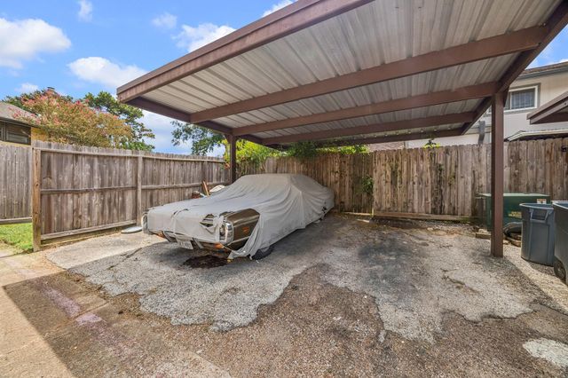 5864 Village Forest Court, Houston, TX 77092
