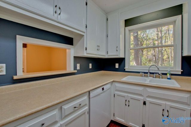 3018 Live Oak Lane, Huntsville, AL 35802