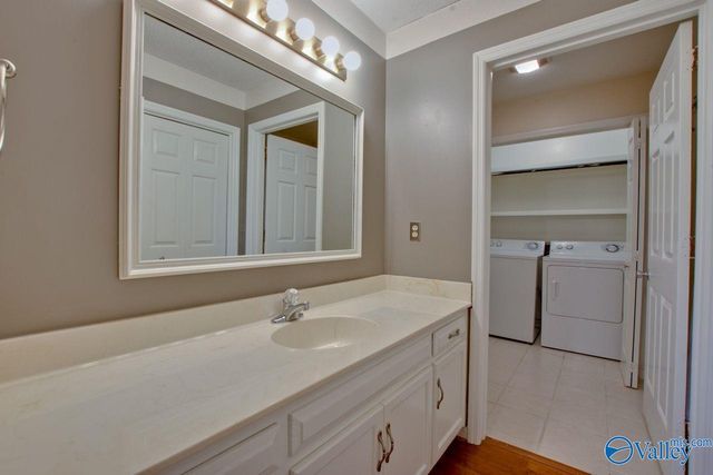 3018 Live Oak Lane, Huntsville, AL 35802