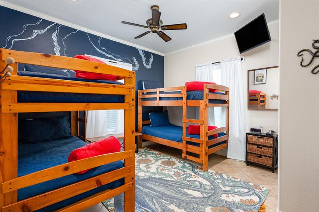 866 Townsend Drive, Crystal Beach, TX 77650