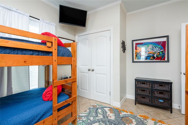 866 Townsend Drive, Crystal Beach, TX 77650