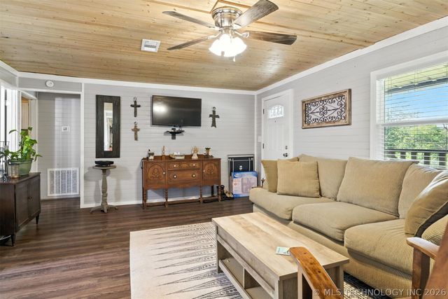 674 Evergreen Lane, Mead, OK 73449