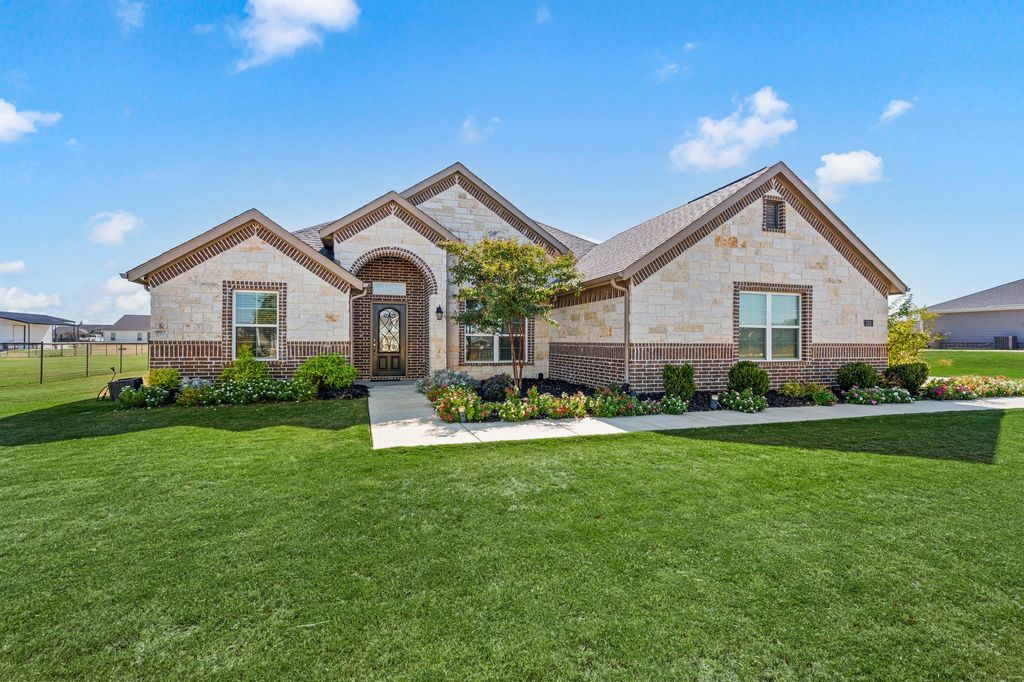 123 Mossy Creek Trail, Rhome, TX 76078