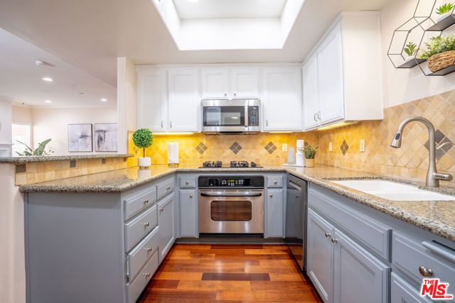 616 S Wilton Place 103, Los Angeles, CA 90005