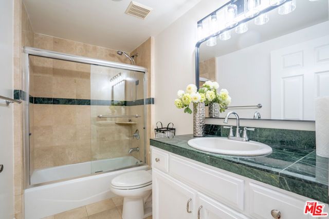 616 S Wilton Place 103, Los Angeles, CA 90005