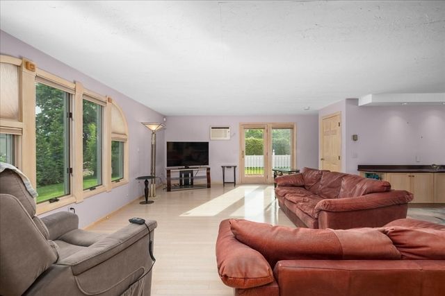 25 Curtis St, Auburn, MA 01501