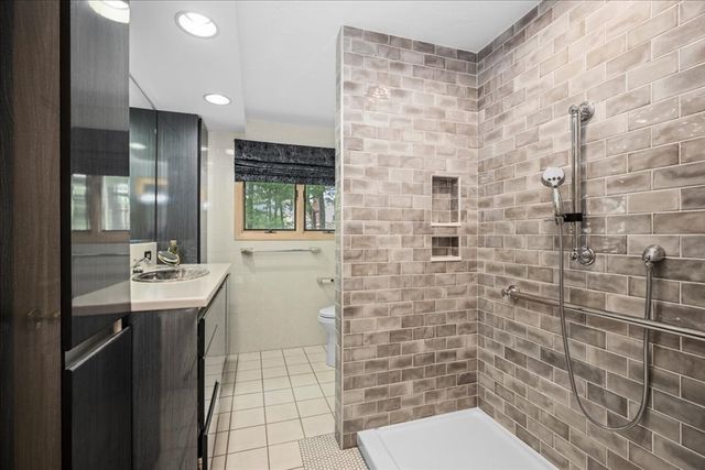 25 Curtis St, Auburn, MA 01501