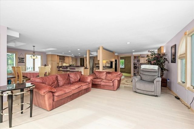 25 Curtis St, Auburn, MA 01501