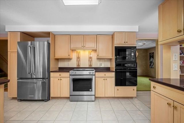 25 Curtis St, Auburn, MA 01501