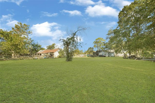 2926 Massey Tompkins Road, Baytown, TX 77521