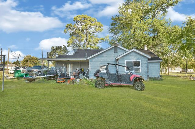 2926 Massey Tompkins Road, Baytown, TX 77521