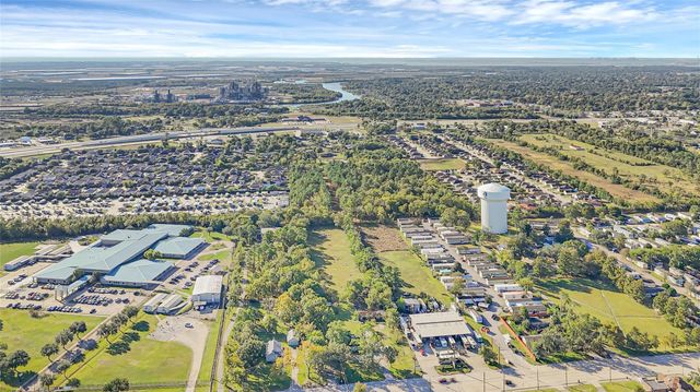 2926 Massey Tompkins Road, Baytown, TX 77521