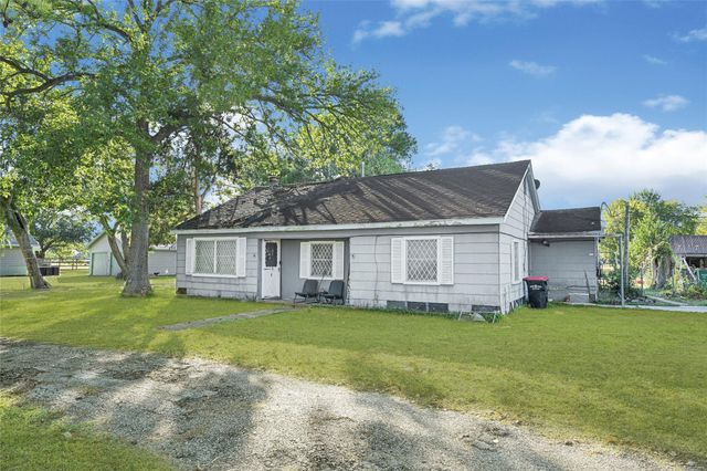 2926 Massey Tompkins Road, Baytown, TX 77521