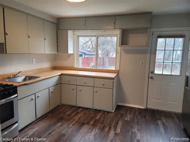25906 Lehigh Street, Inkster, MI 48141