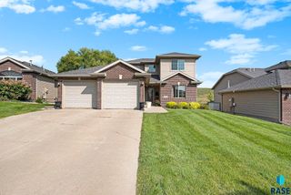 5016 S Winston Ln, Sioux Falls, SD 57108