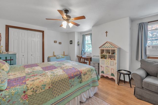 8 Tiffany Cir 8, Millbury, MA 01527