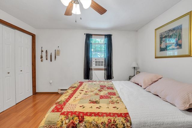 8 Tiffany Cir 8, Millbury, MA 01527