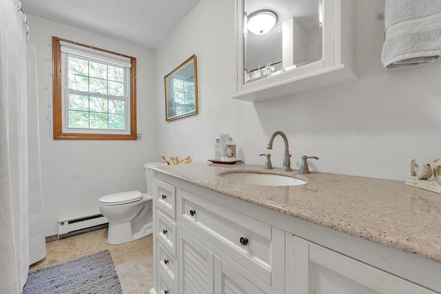 8 Tiffany Cir 8, Millbury, MA 01527