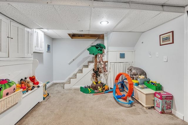 8 Tiffany Cir 8, Millbury, MA 01527