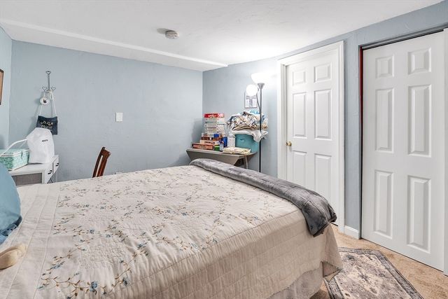 8 Tiffany Cir 8, Millbury, MA 01527