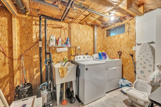 8 Tiffany Cir 8, Millbury, MA 01527
