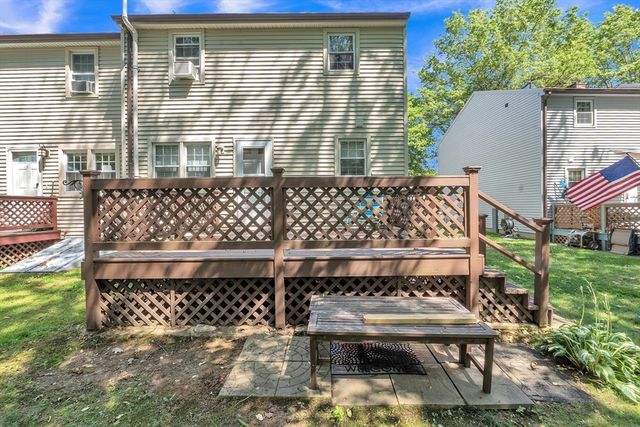 8 Tiffany Cir 8, Millbury, MA 01527
