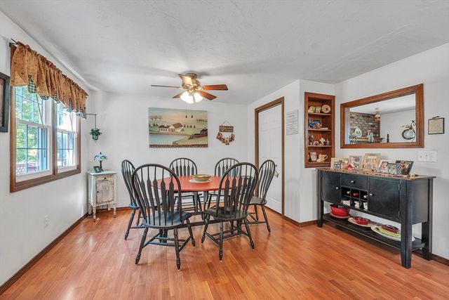 8 Tiffany Cir 8, Millbury, MA 01527