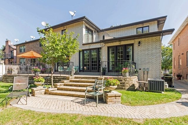 7902 Central Avenue, Morton Grove, IL 60053
