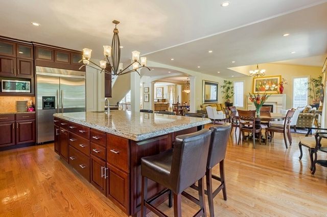 7902 Central Avenue, Morton Grove, IL 60053