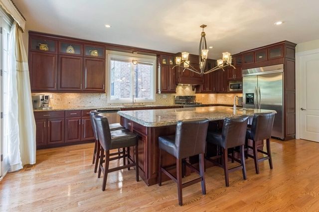7902 Central Avenue, Morton Grove, IL 60053