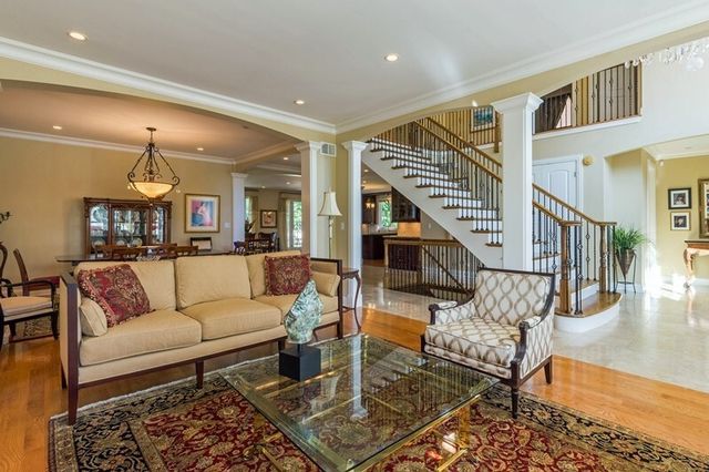 7902 Central Avenue, Morton Grove, IL 60053