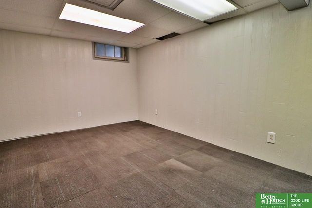 6457 Poppleton Avenue, Omaha, NE 68106