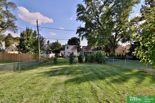 6457 Poppleton Avenue, Omaha, NE 68106