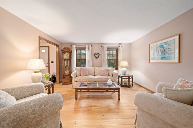 1 Paulene Drive, Franklin, MA 02038