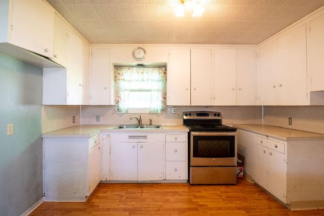 1512 Clara Avenue, Grants Pass, OR 97527