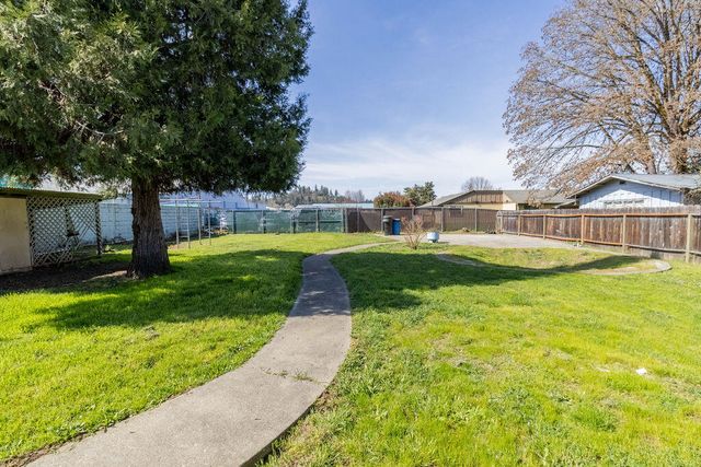 1512 Clara Avenue, Grants Pass, OR 97527